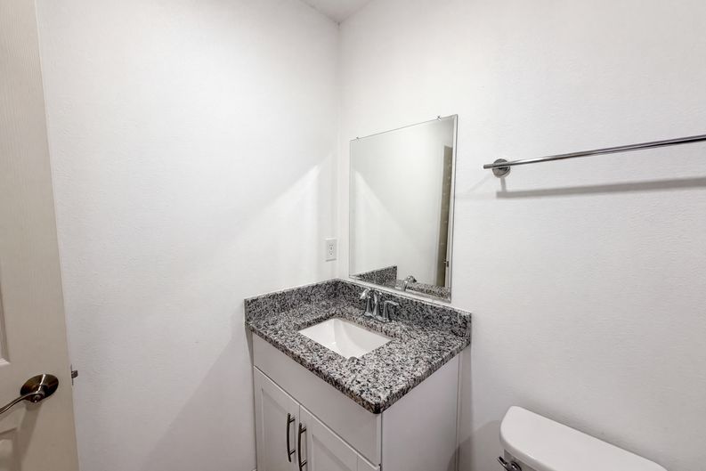 Photo 13 of 26 of 3444 Valeview Dr, Apopka, FL