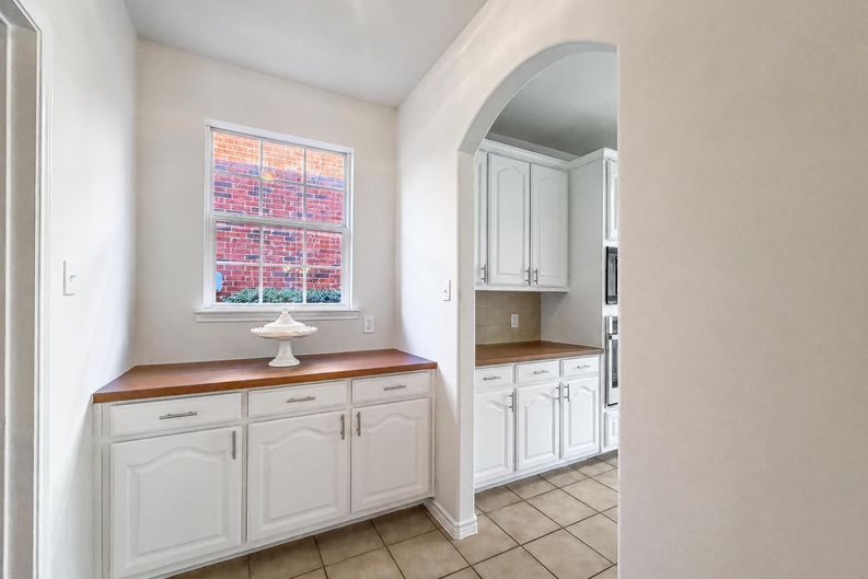 Photo 9 of 31 of 8212 Boulder River Trl, McKinney, TX