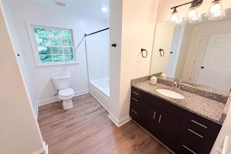 Photo 15 of 22 of 2674 Skylane Dr, Marietta, GA