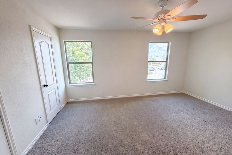 Photo 9 of 21 of 2100 Brandywine Dr, New Braunfels, TX