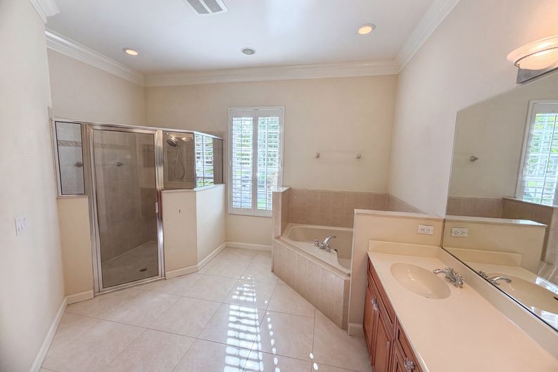 Photo 22 of 30 of 424 NW Dover Ct, Port Saint Lucie, FL