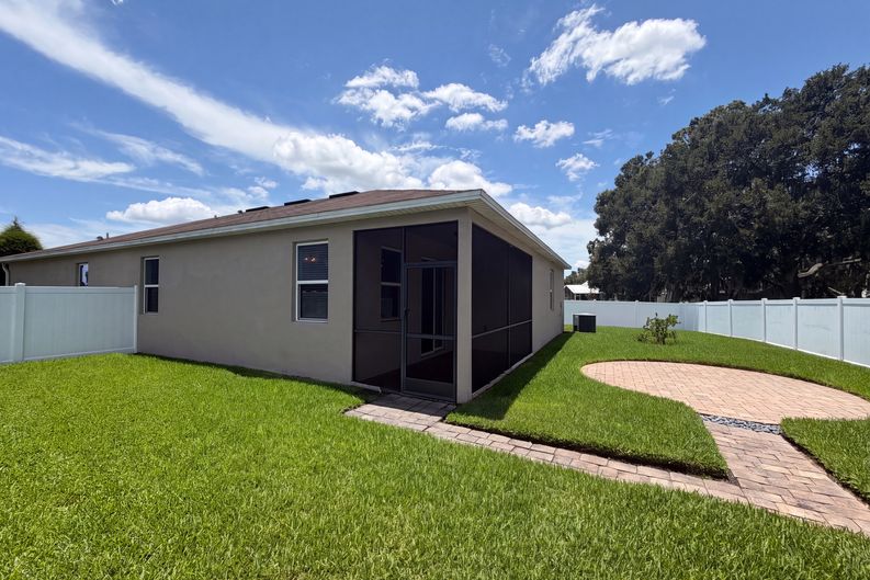 Photo 5 of 20 of 4311 Moon Shadow Loop, Mulberry, FL