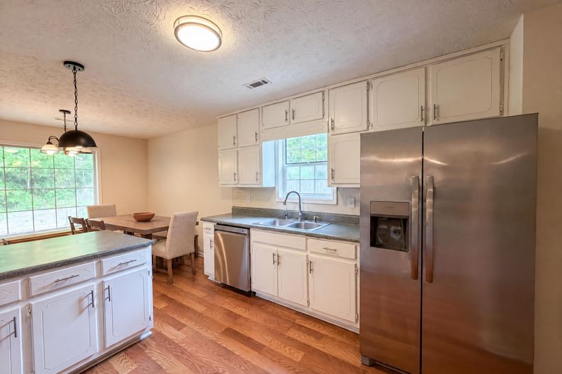 Photo 11 of 22 of 430 Cornwallis Way, Fayetteville, GA
