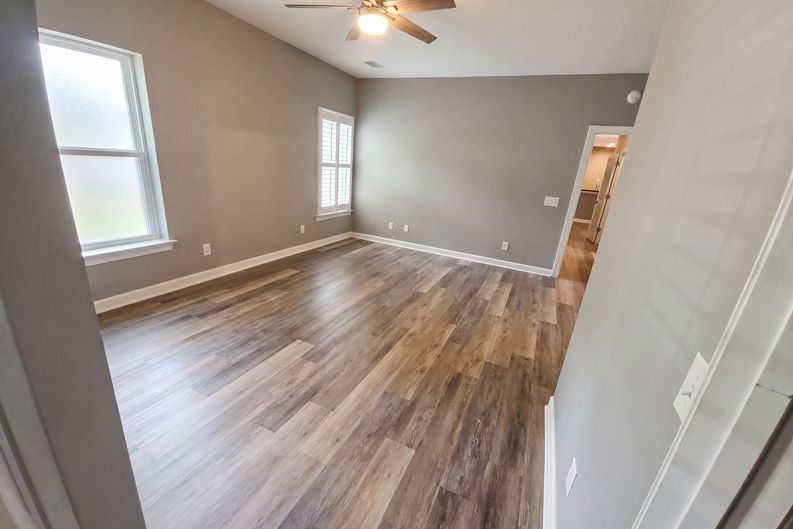 Photo 9 of 17 of 906 W Marymont Ln, Charleston, SC