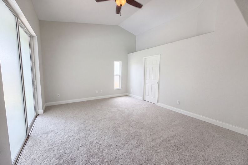 Photo 8 of 29 of 711 SE Celtic Ave, Port Saint Lucie, FL