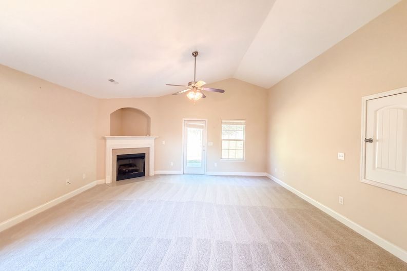 Photo 8 of 20 of 316 Vincent St, Alabaster, AL