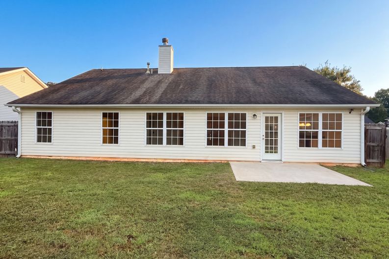 Photo 5 of 26 of 5482 Swanson Rd, Ellenwood, GA