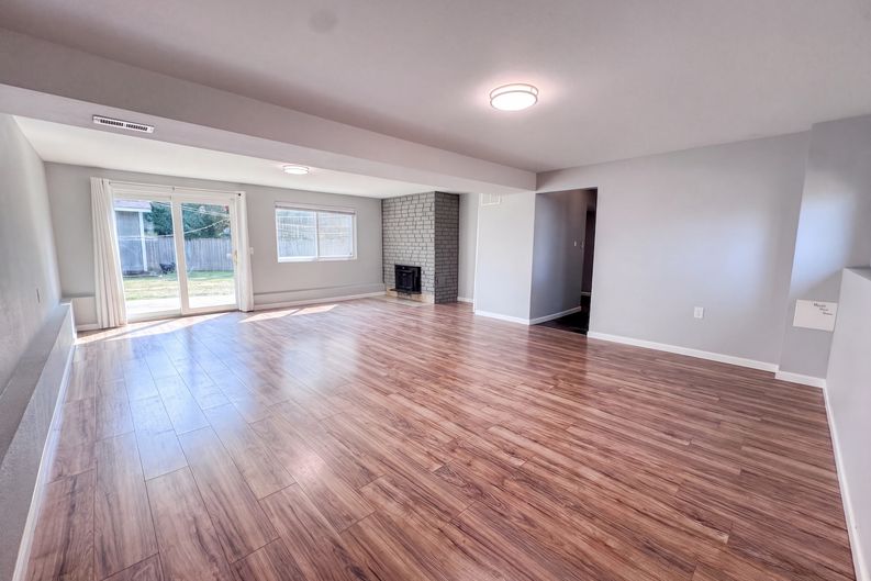 Photo 10 of 21 of 422 116th Pl SW, Everett, WA