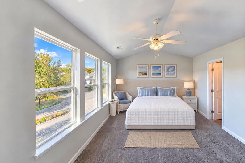 Photo 10 of 25 of 104 Langhorne Dr, Mount Holly, NC