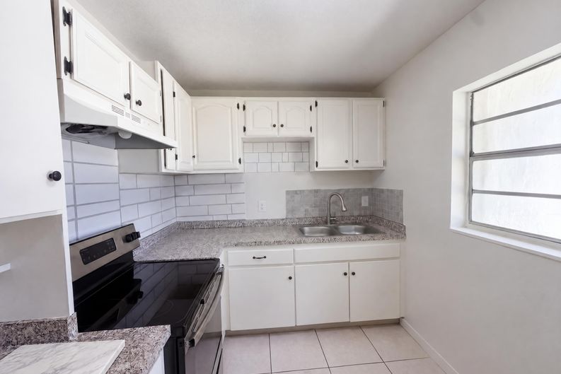 Photo 9 of 22 of 7916 Endive Ave, Tampa, FL