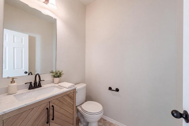 Photo 9 of 19 of 9000 Blackstone Dr, Aubrey, TX