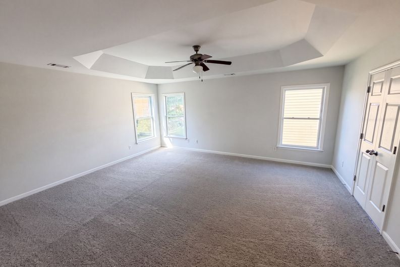 Photo 4 of 23 of 7328 Toccoa Cir, Union City, GA