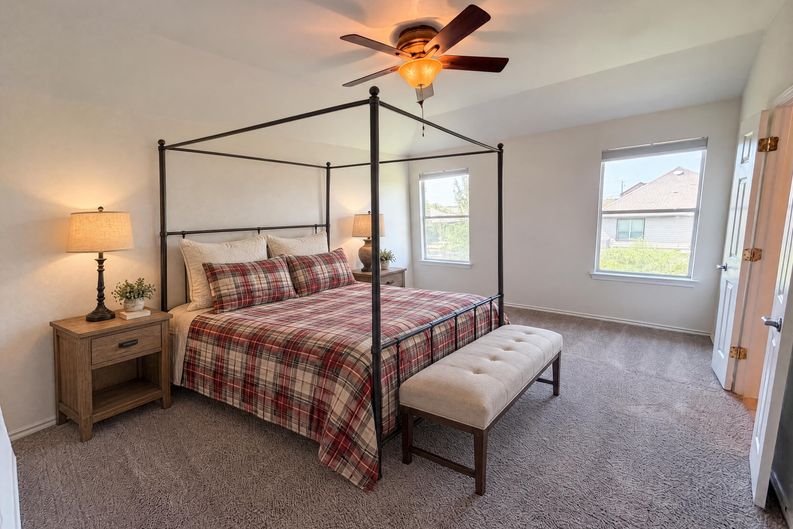 Photo 11 of 20 of 206 Almquist St, Hutto, TX