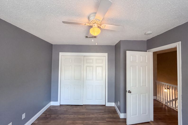 Photo 14 of 20 of 6604 N Chesterfield Dr, Fort Worth, TX