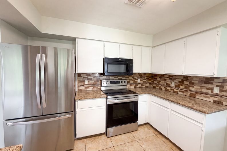 Photo 6 of 18 of 3143 Boxelder St, Deltona, FL