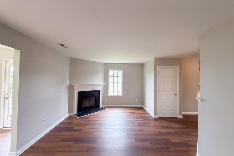 Photo 3 of 28 of 112 Rockbridge Ct, Kernersville, NC