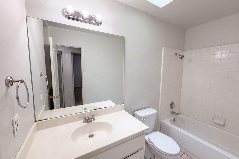 Photo 18 of 39 of 6339 W Monterosa St, Phoenix, AZ