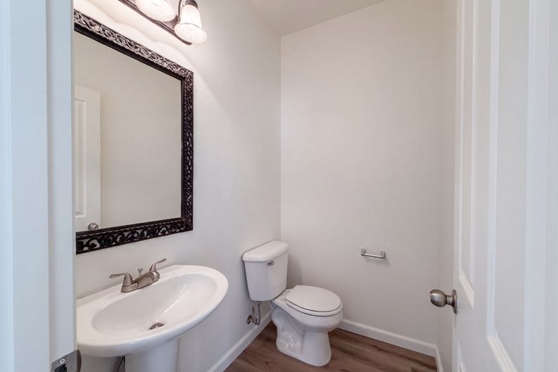 Photo 9 of 25 of 34050 SE Sturgeon St, Scappoose, OR