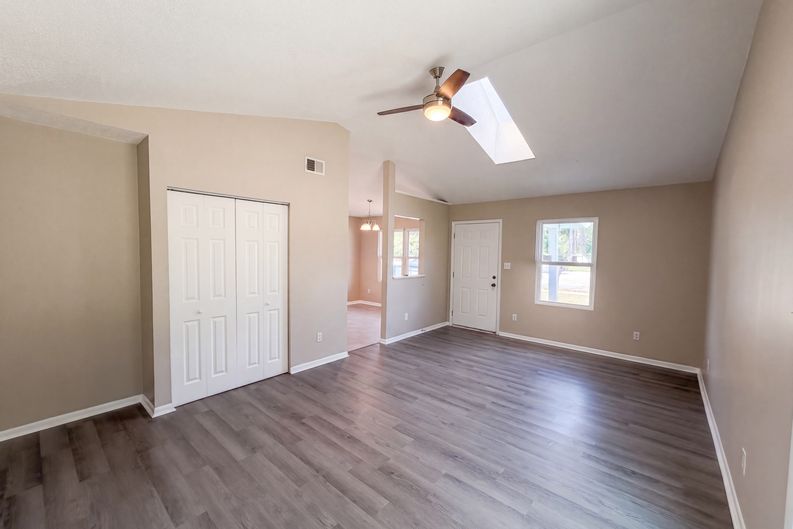 Photo 4 of 16 of 1549 Bingham Dr, Fayetteville, NC
