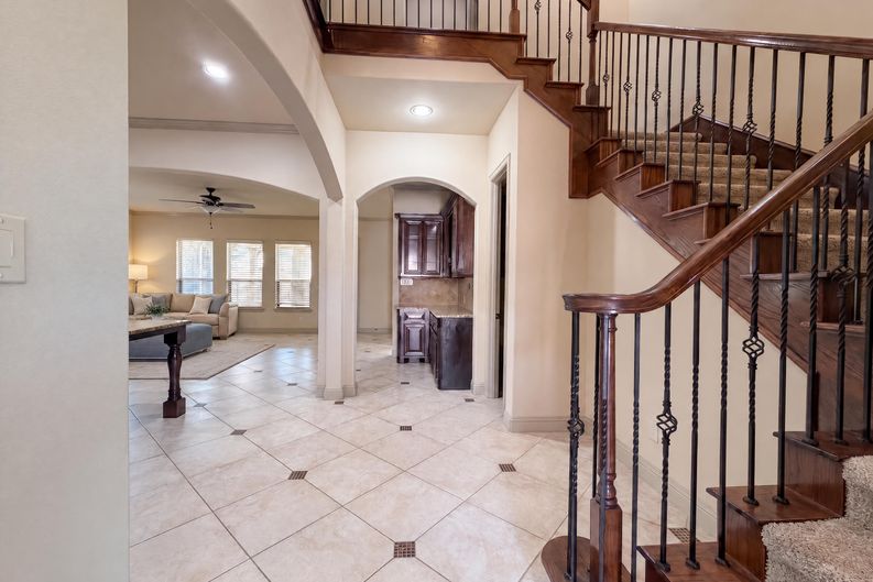 Photo 8 of 34 of 4905 Palm Springs Dr, McKinney, TX