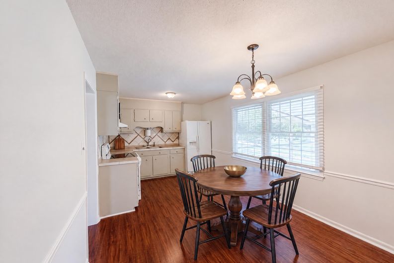 Photo 7 of 16 of 3311 Woodmere Ct, Hope Mills, NC