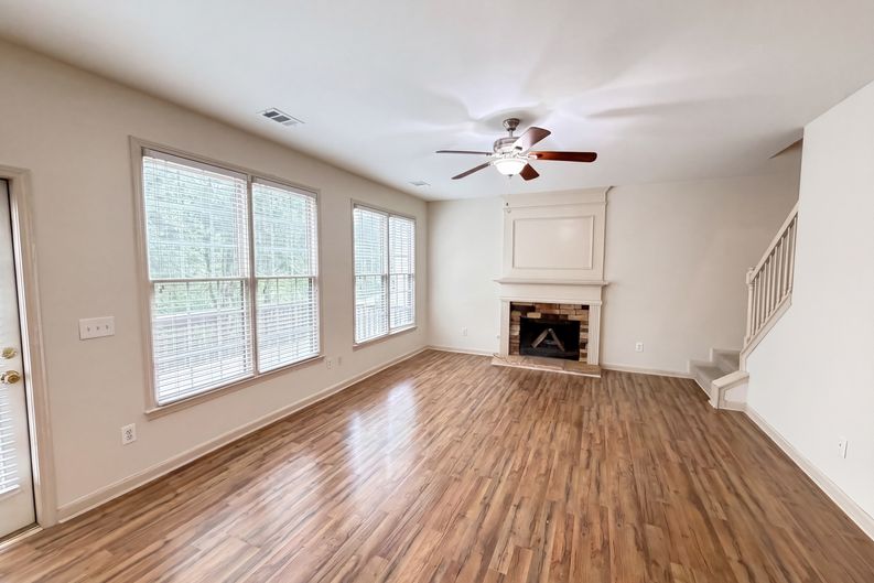 Photo 8 of 36 of 2945 Highland Pass, Alpharetta, GA