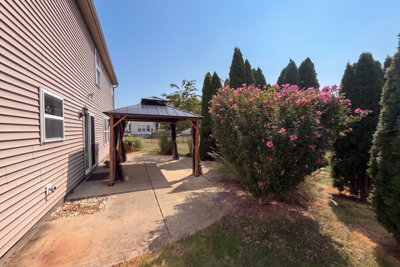 Photo 21 of 23 of 10605 Dunes Ct, Indianapolis, IN