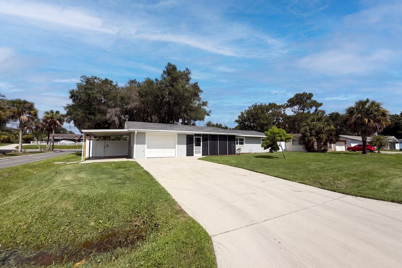 Photo 16 of 18 of 1823 Lori Ln W, Lakeland, FL