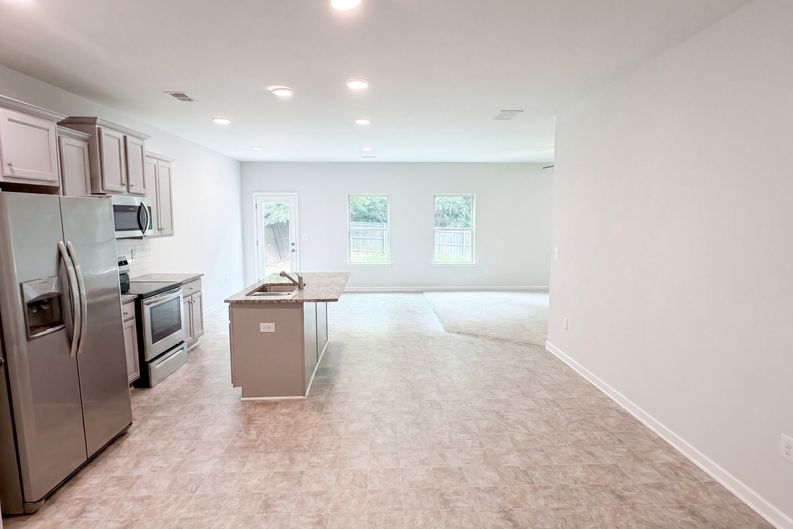 Photo 7 of 26 of 5053 Pioneer Pkwy, McDonough, GA