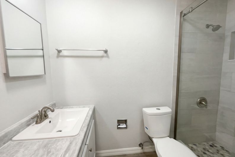Photo 6 of 21 of 806 Wedgewood Dr, Mount Dora, FL