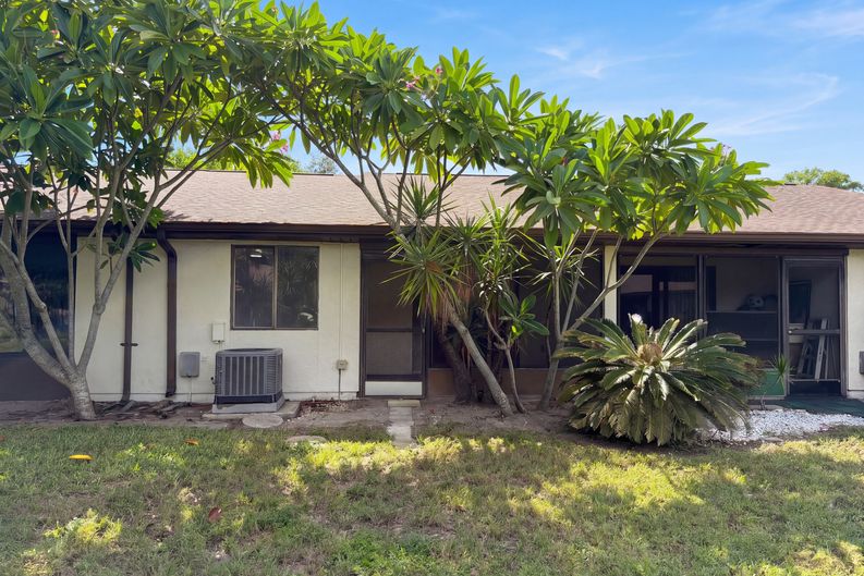 Photo 5 of 32 of 3803 60th St W, Bradenton, FL