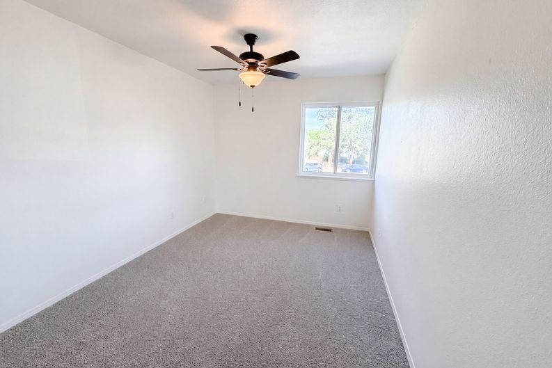Photo 21 of 40 of 10330 E Weaver Pl, Englewood, CO