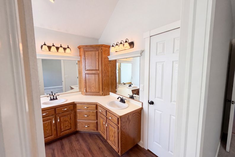 Photo 7 of 17 of 21505 E 50th Terrace Ct S, Blue Springs, MO