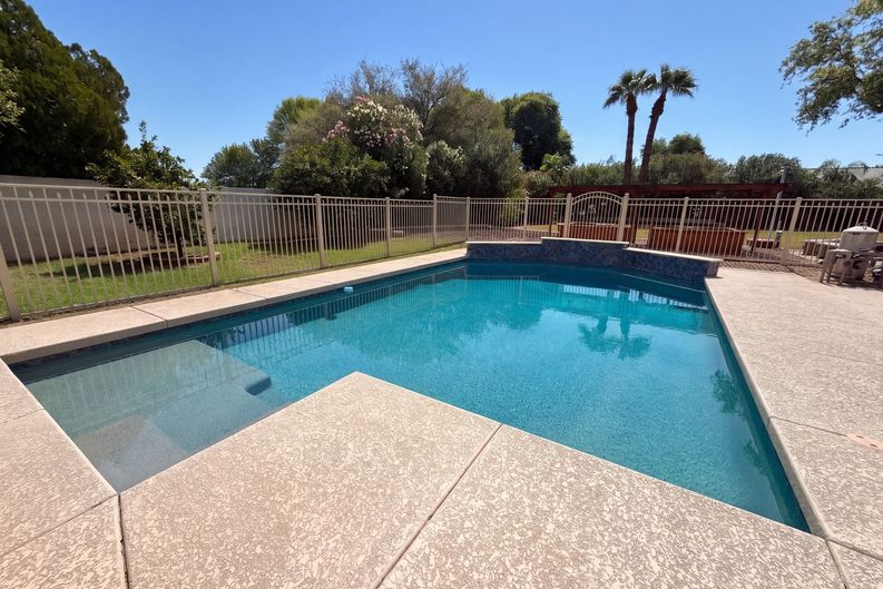 Photo 5 of 36 of 2599 E Arrowhead Trl, Gilbert, AZ