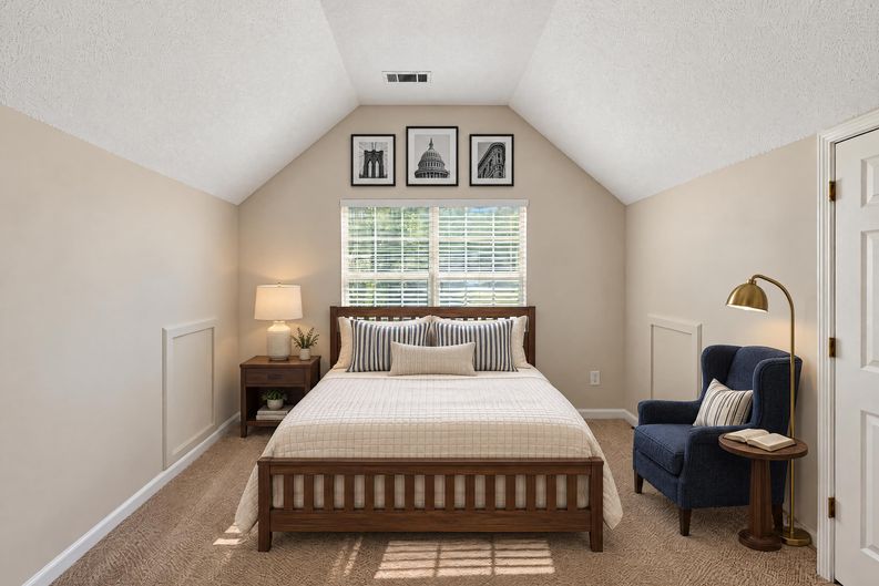 Photo 14 of 23 of 302 Bonnes Dr, Austell, GA