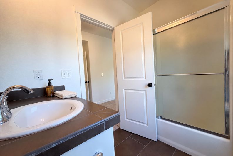 Photo 9 of 24 of 632 NE Garswood Ln, Beaverton, OR