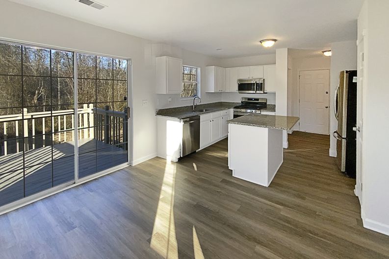 Photo 8 of 25 of 107 Hampton Ridge Dr, Greer, SC
