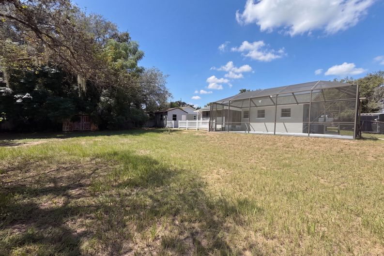 Photo 26 of 28 of 4526 Eagles Nest Rd, Fruitland Park, FL