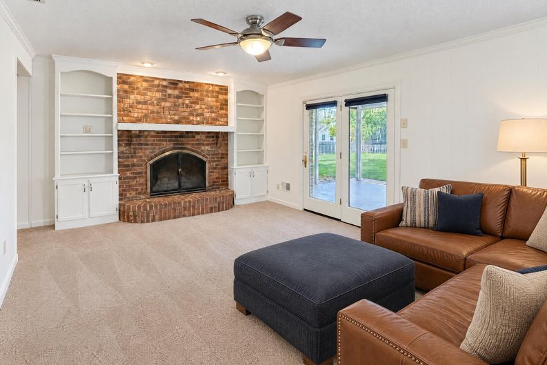 Photo 7 of 22 of 348 Haldale Dr, Carmel, IN