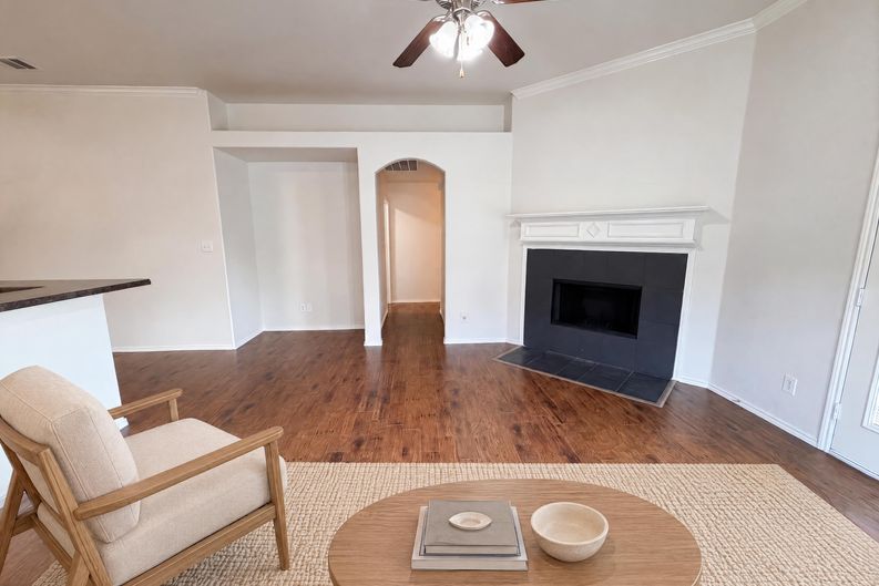 Photo 8 of 17 of 1618 Hillside Dr, Waxahachie, TX