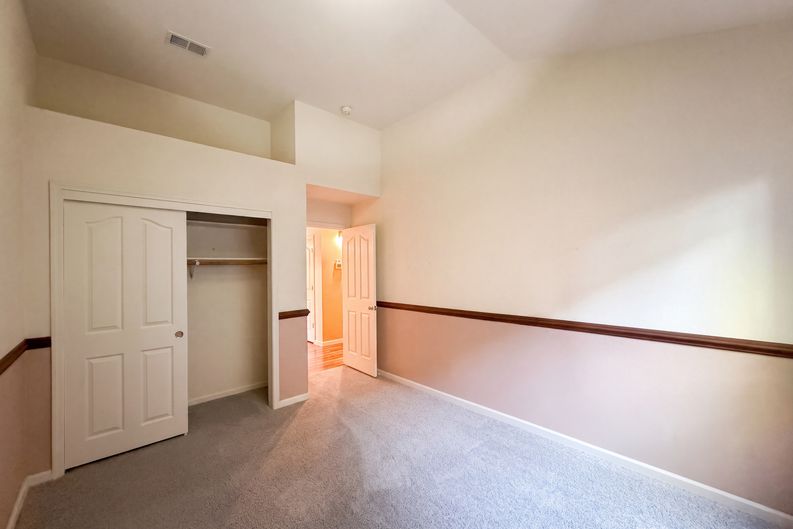 Photo 14 of 44 of 5344 Swindon Rd, Rocklin, CA