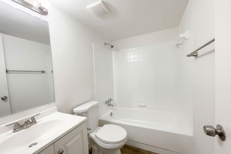 Photo 18 of 23 of 645 N Armistead St, Alexandria, VA