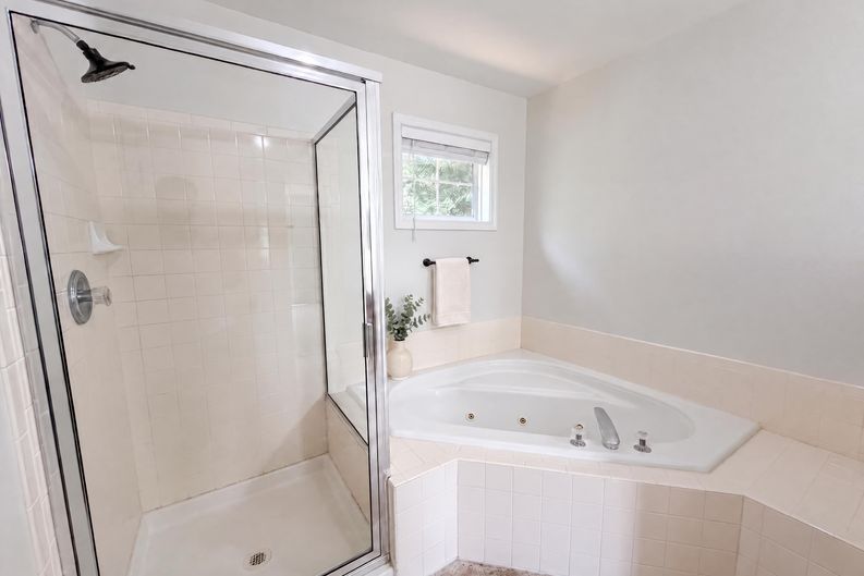 Photo 17 of 25 of 2800 Orchard Summit Ct, Hyattsville, MD