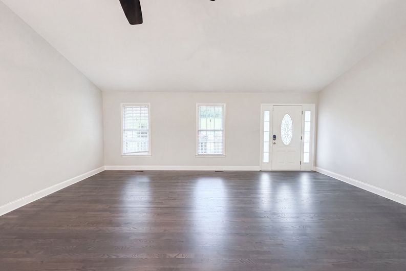 Photo 3 of 21 of 106 Millbranch Ln, Statesville, NC