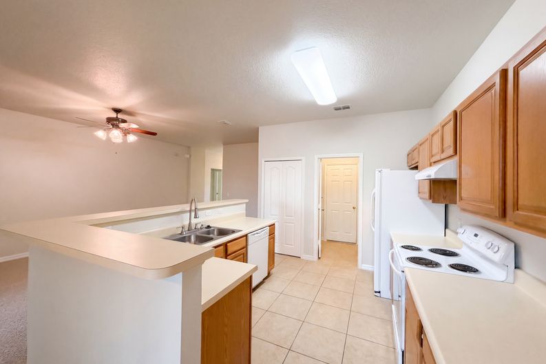 Photo 9 of 21 of 419 Hammerstone Ave, Haines City, FL