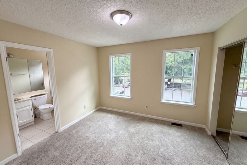 Photo 11 of 24 of 3271 Tennington Pl, Lawrenceville, GA