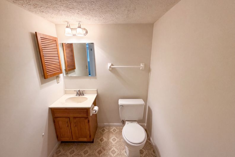Photo 16 of 31 of 3920 Cedric Ln, Dublin, OH