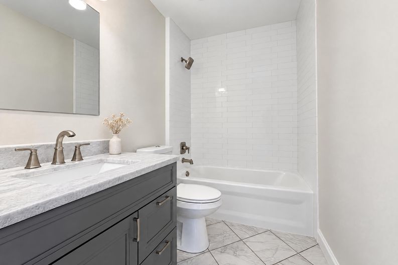 Photo 11 of 23 of 1927 Dewitt Ridge Dr, Chesterfield, MO