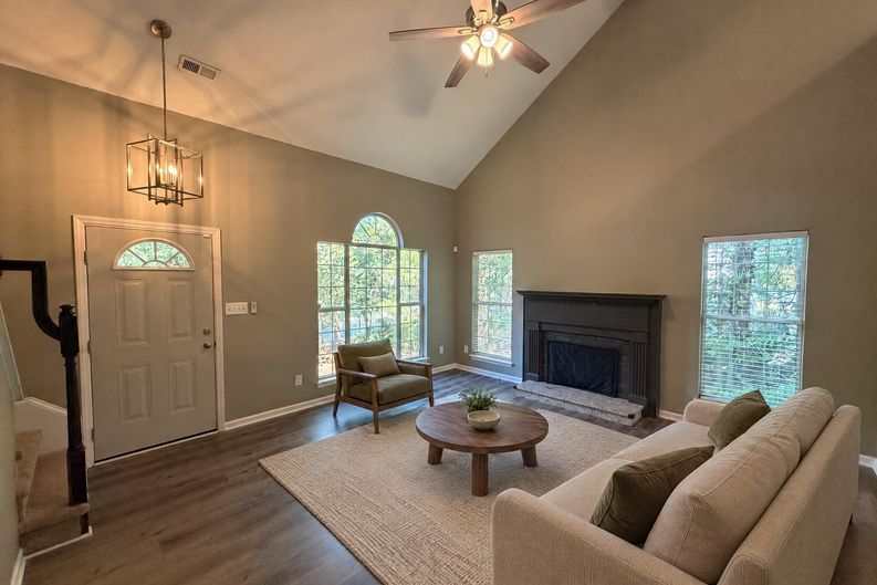 Photo 3 of 28 of 8224 Hunley Ridge Rd, Matthews, NC