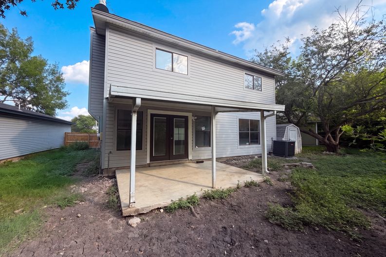 Photo 5 of 16 of 6800 Rebel Grove Dr, Converse, TX